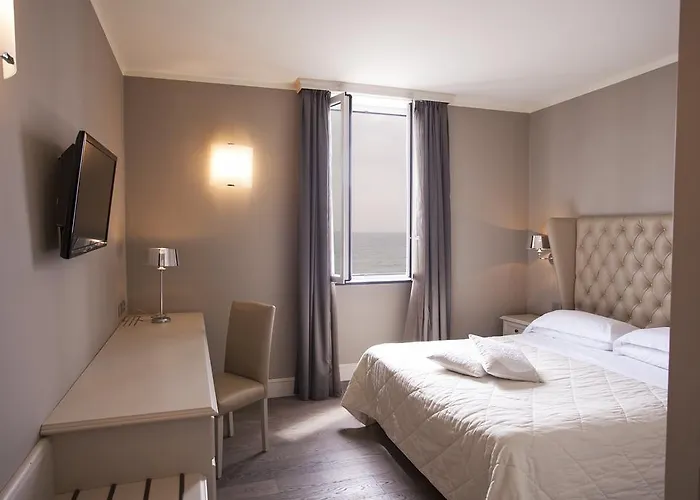 Savoia 3* Алассио