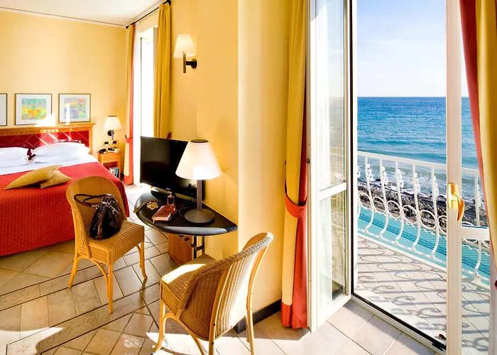 Savoia 3* Алассио